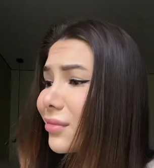 305x332