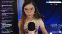 891x499