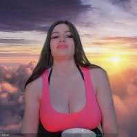 1078x1080