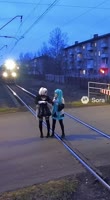 704x1280