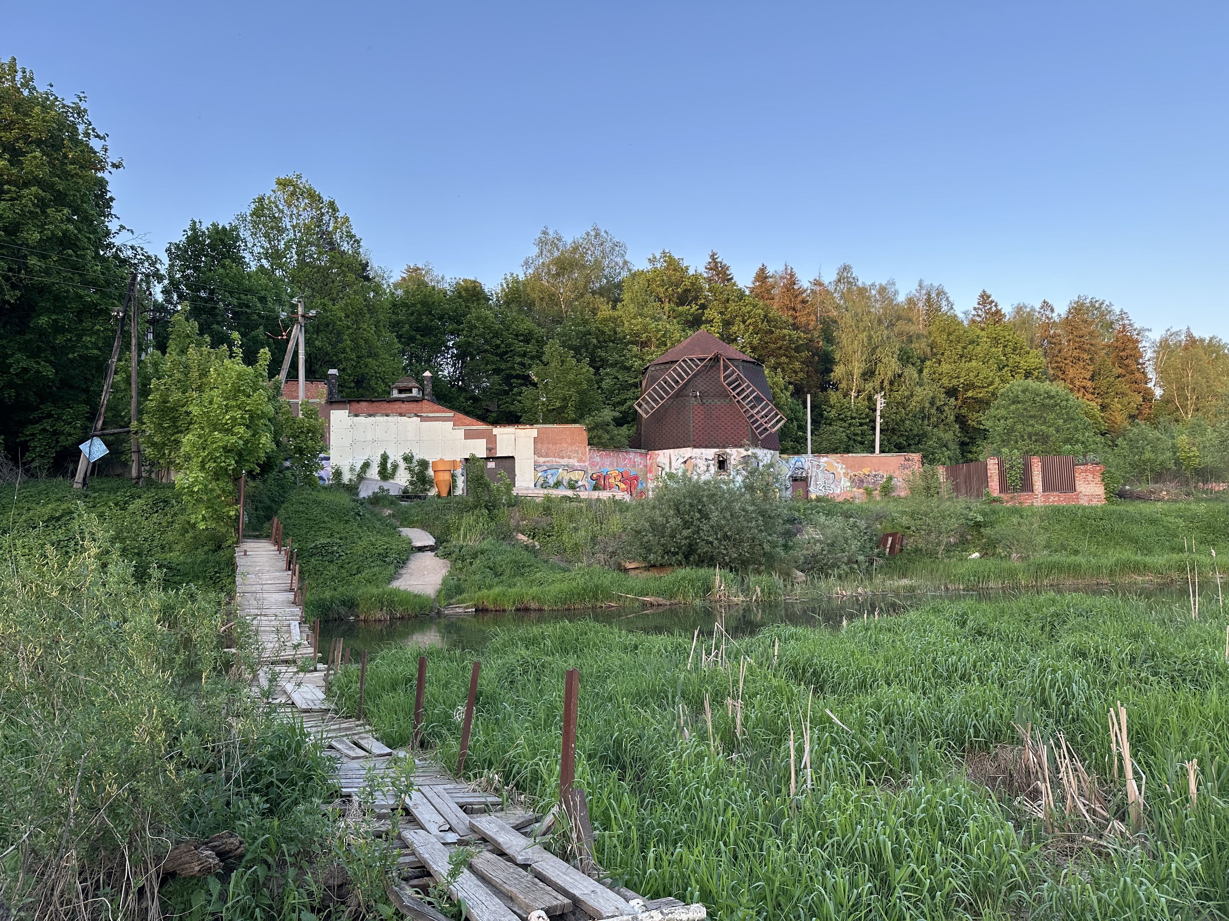 4032x3024