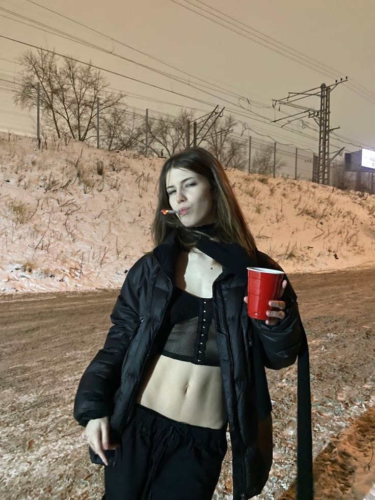 736x981