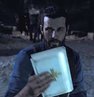 370x379