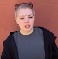 570x574