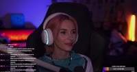 886x466
