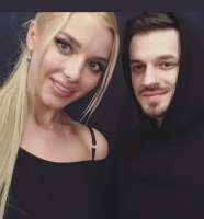 370x396