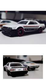 899x1600
