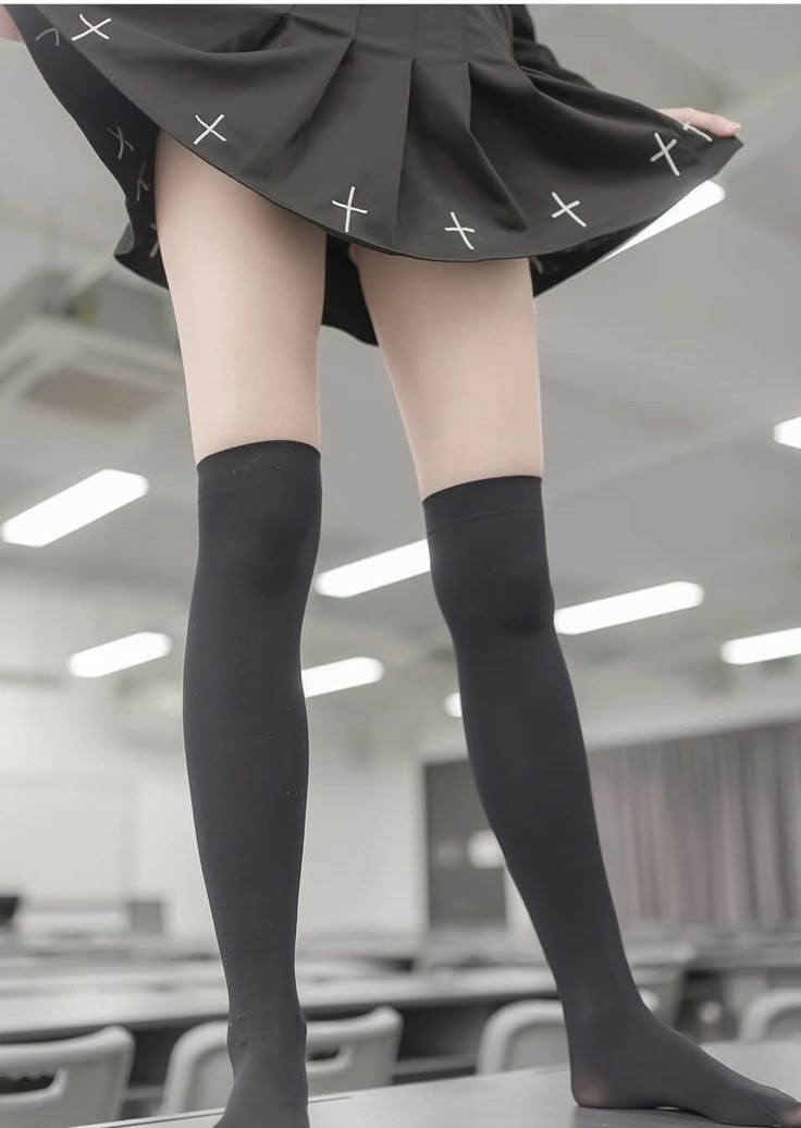736x1036