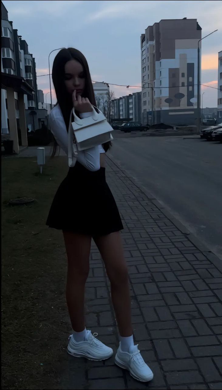731x1280