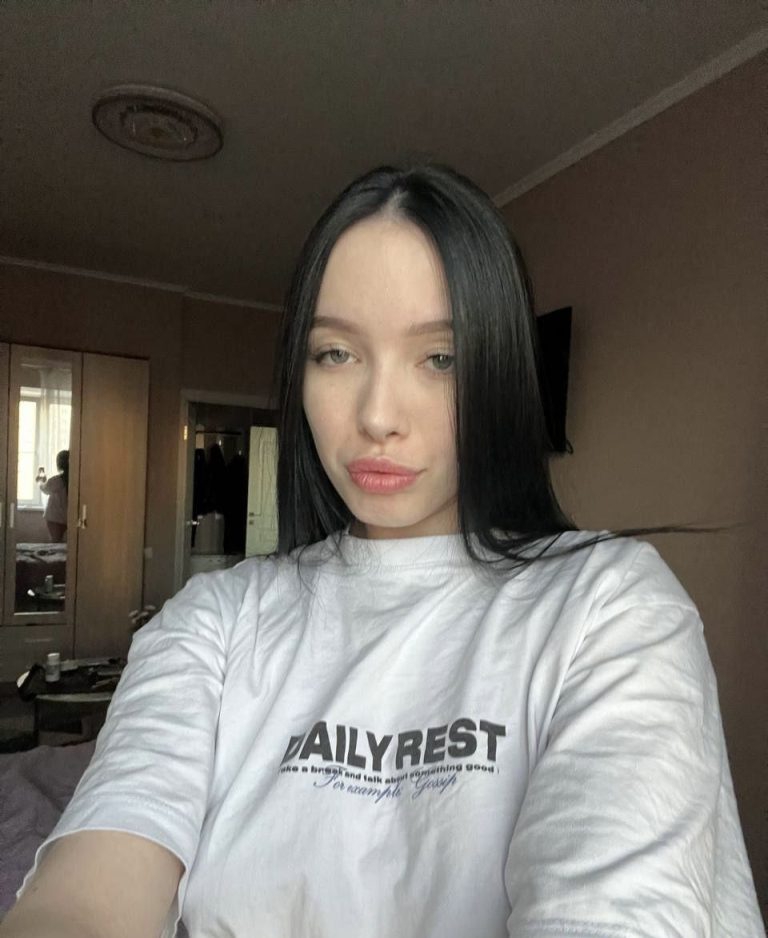 768x938