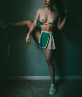 1077x1280