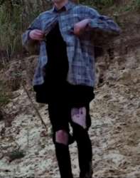 376x477