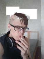 584x778