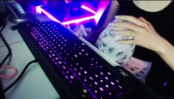768x438