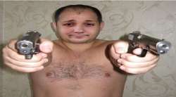 833x460