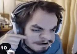 440x308
