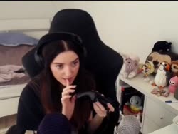 270x204