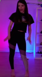 558x1018