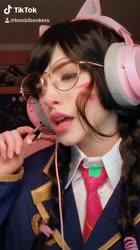 608x1080
