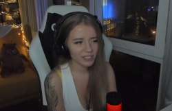 552x359