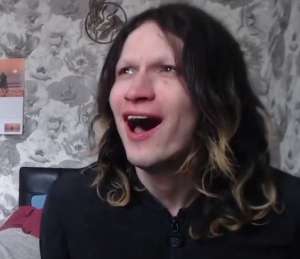 423x366