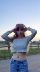 684x1216