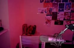 570x372
