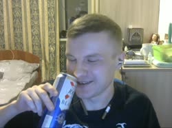 571x429