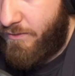 692x698