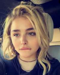 736x916