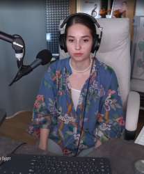 581x700