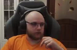 410x270
