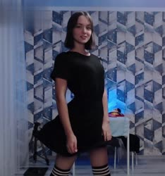 676x720