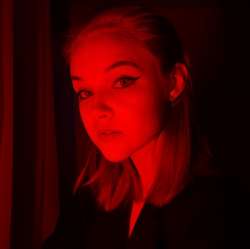 1280x1278