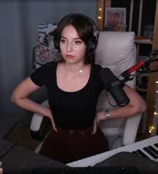 598x661
