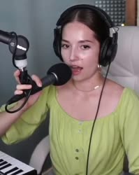 350x438