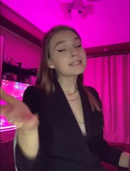 336x442
