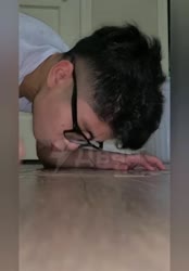 596x854