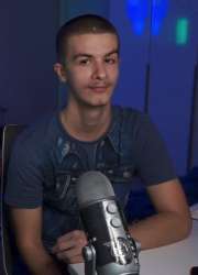379x524