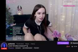 888x590