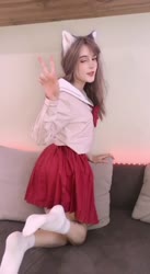 704x1280