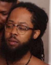 381x481
