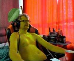 428x352