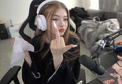 841x581