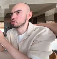426x438
