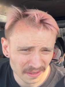 319x424
