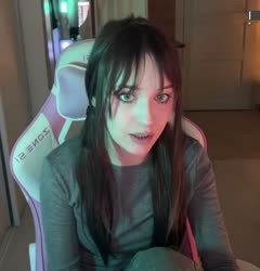 693x720