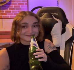 881x838