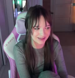 693x720