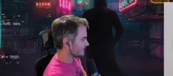 568x250